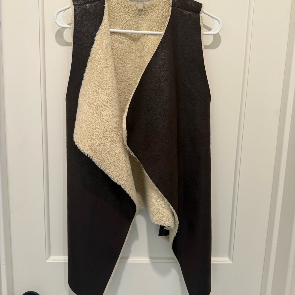 Nordstrom Reversible Faux-Suede Vest in Black and Cream